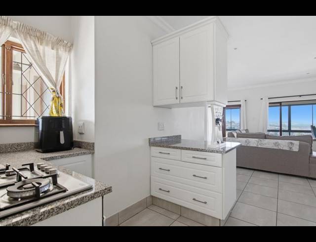 2 BEDROOM PROPERTY TO RENT IN HOWICK NORTH